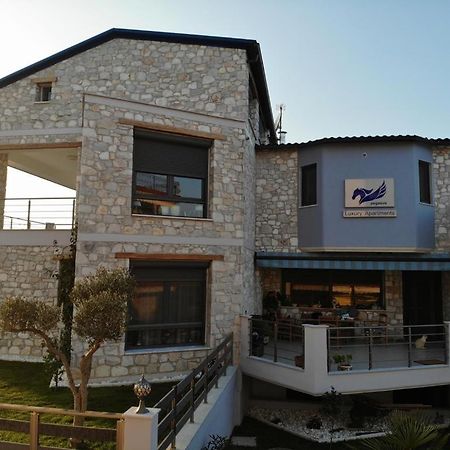 Pegasus Sea View Luxury Apartments Nea Vrasna Bagian luar foto
