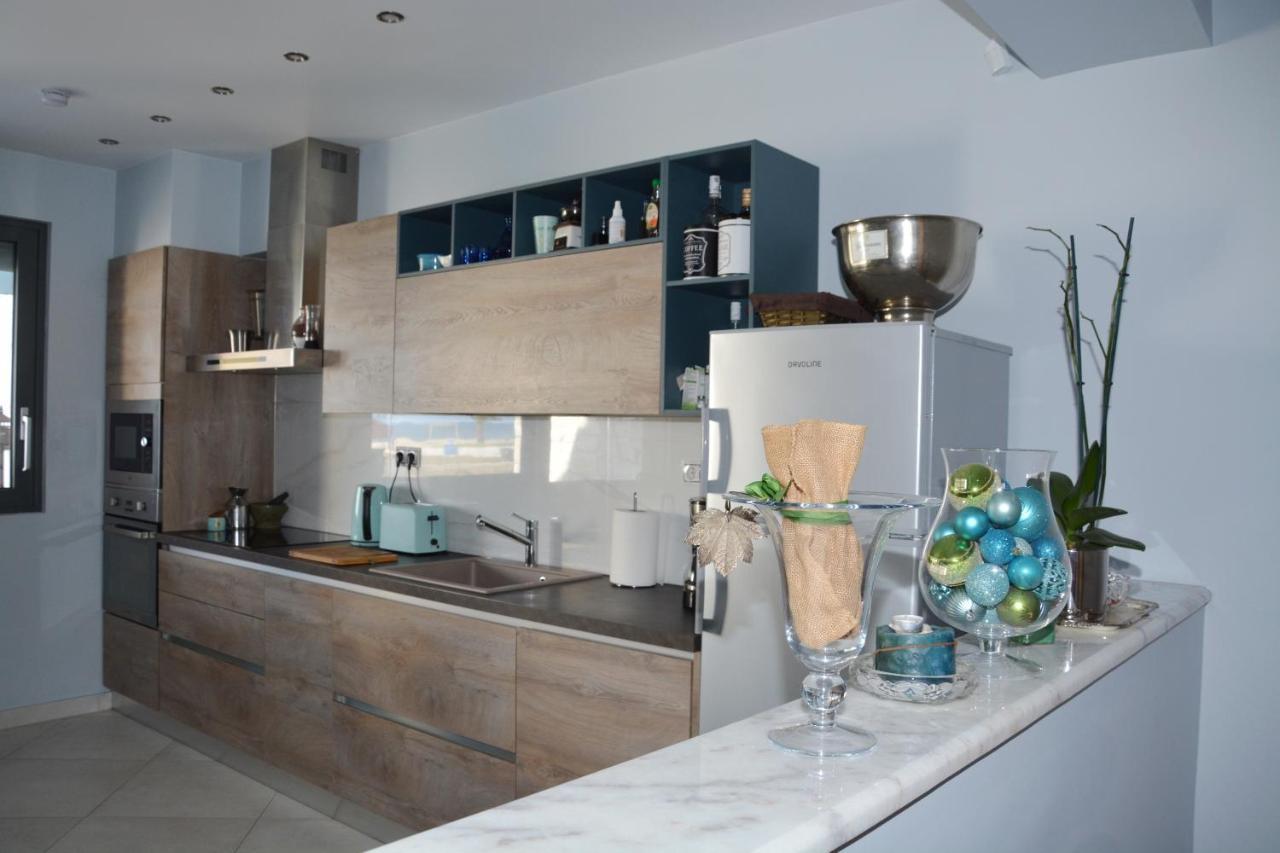 Pegasus Sea View Luxury Apartments Nea Vrasna Bagian luar foto
