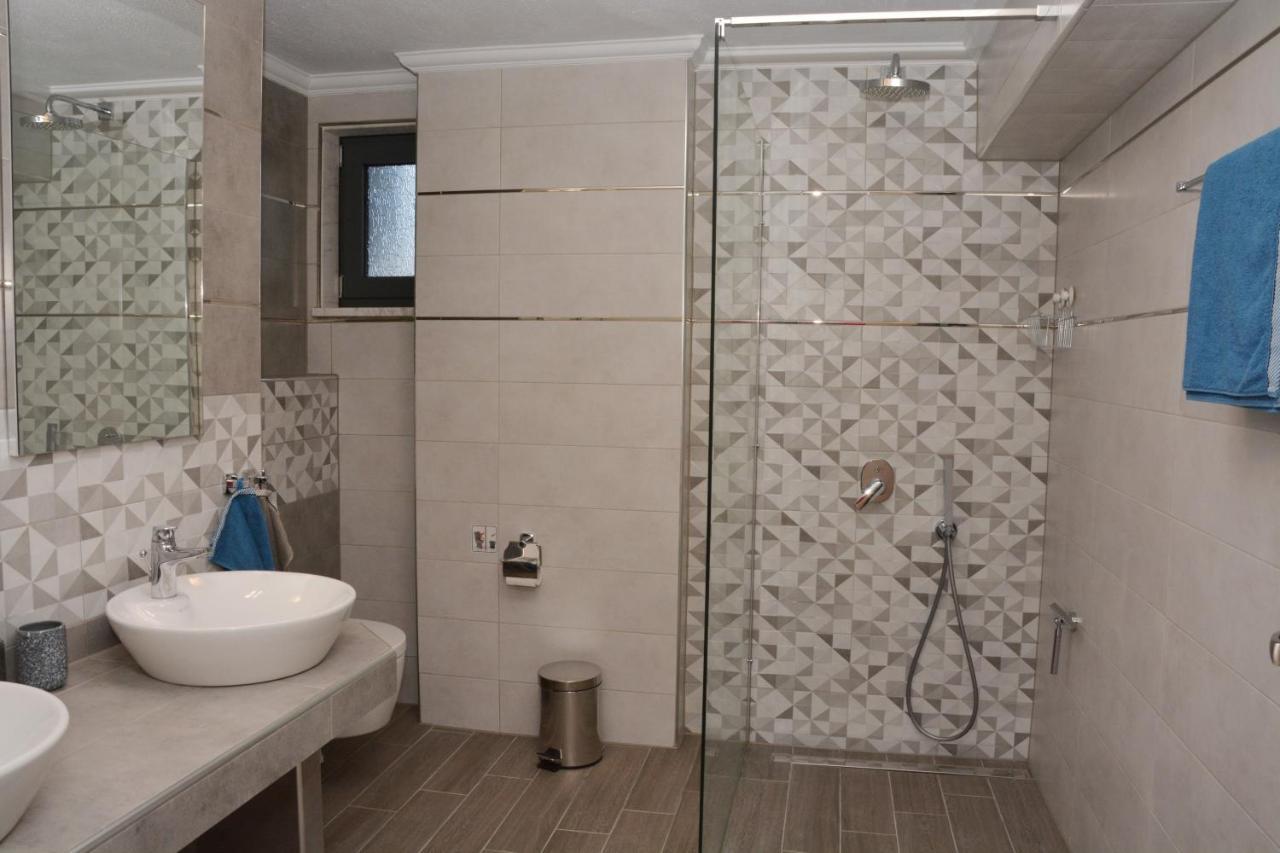 Pegasus Sea View Luxury Apartments Nea Vrasna Bagian luar foto