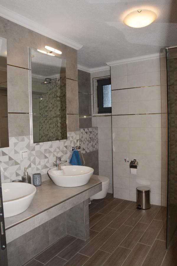 Pegasus Sea View Luxury Apartments Nea Vrasna Bagian luar foto
