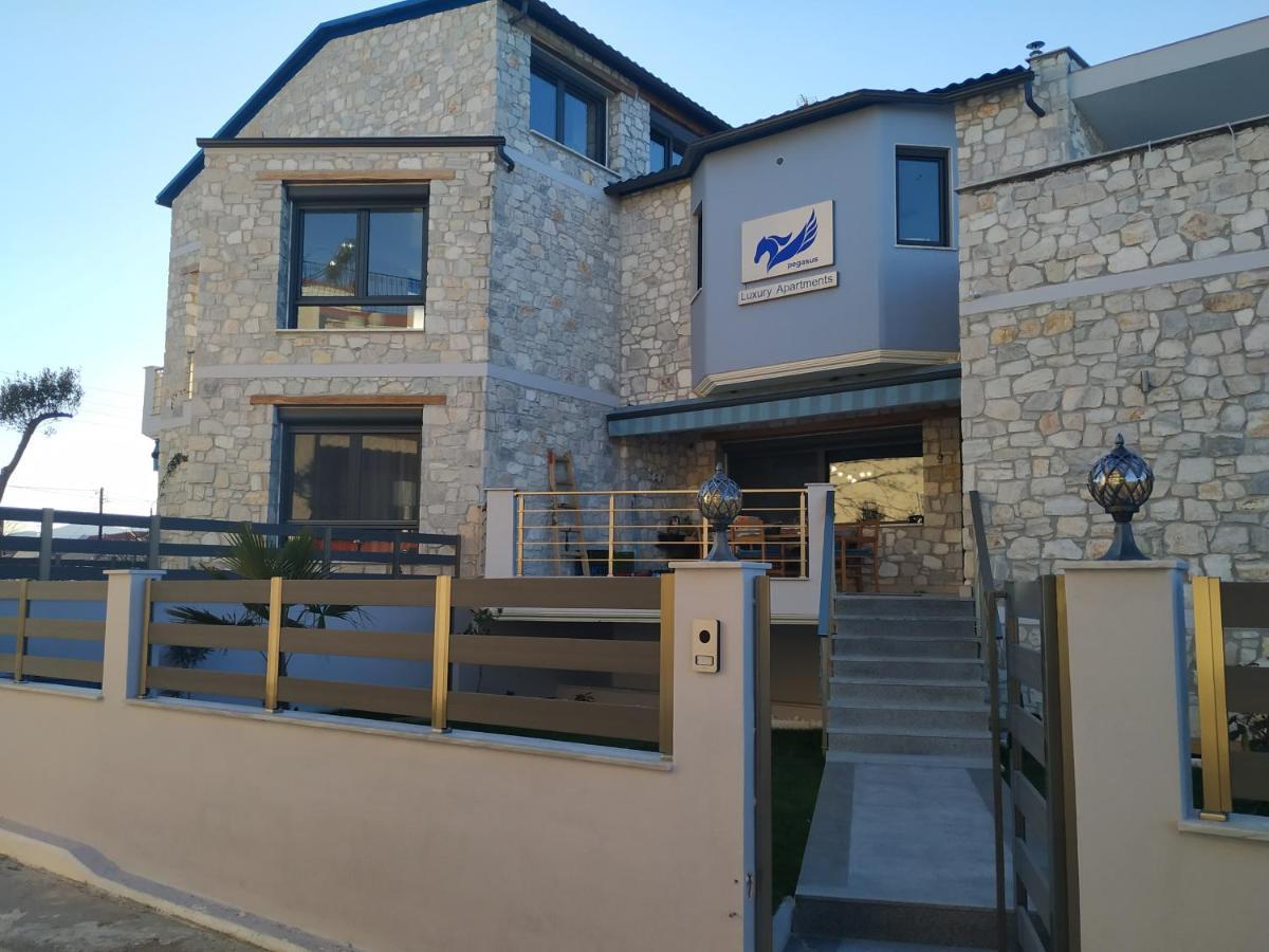 Pegasus Sea View Luxury Apartments Nea Vrasna Bagian luar foto