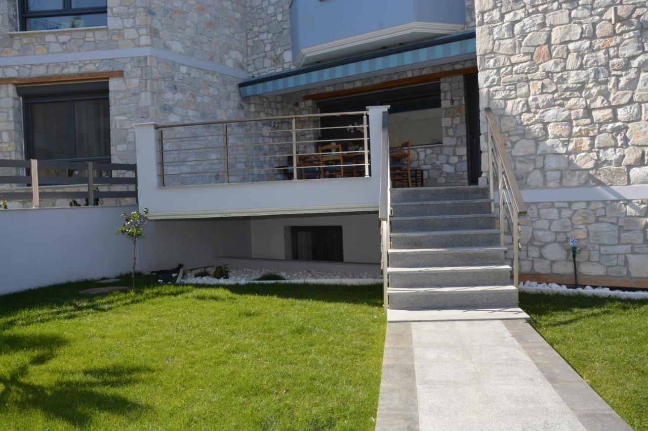 Pegasus Sea View Luxury Apartments Nea Vrasna Bagian luar foto